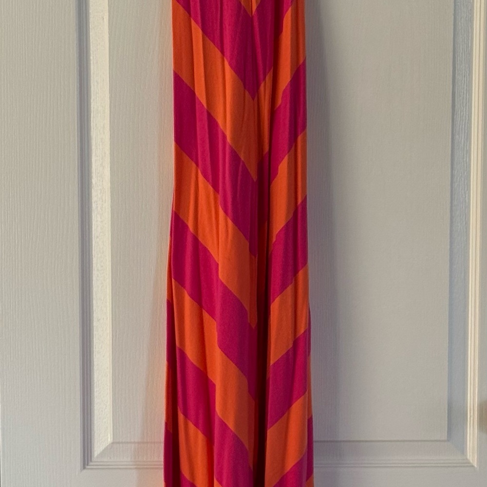 Bold Pink and Orange Chevron Maxi dress with a crisscross back Gap XS NWOT